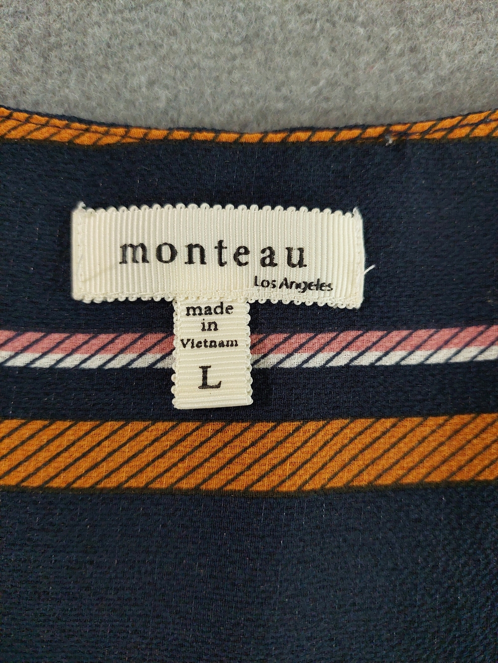 Monteau Los Angeles Striped Peplum Blouse Size L Cap Sleeve V-Neck Navy Yellow - Picture 3 of 6
